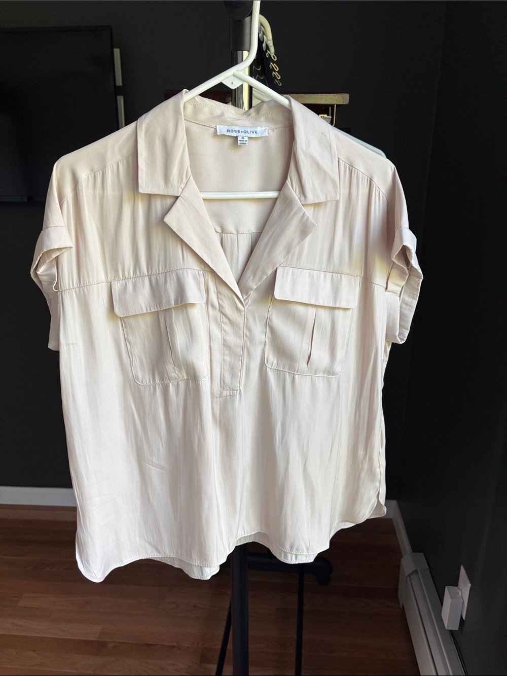 Rose & Olive Light Cream Short-Sleeve Button-Front Shirt